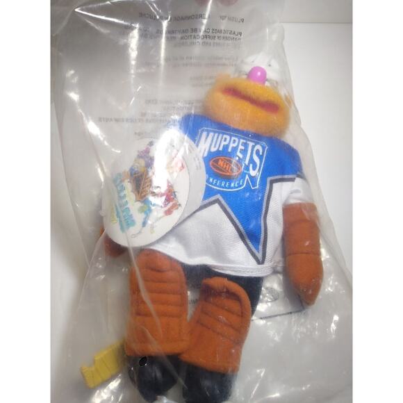 Fozzie Bear Muppets NFL Hockey Plush Toy Doll McDonalds Sealed 1995 Vintage New - Picture 2 of 5